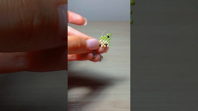 как сплести фигурку котик в шапке лягушки из бисера смотреть онлайн