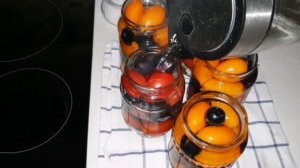 Вкусные помидоры с черносливом. С секретным ингредиентом.