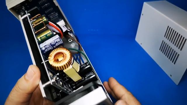 GERİLİM VE AKIM AYARLI GÜÇ KAYNAGI - İNCELEMESİ KULLANIMI VE İÇ YAPISI 30 V / 10 A Minleaf NPS3010 смотреть онлайн