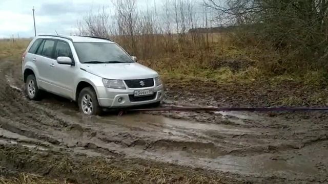 Suzuki Grand Vitara застряла смотреть онлайн