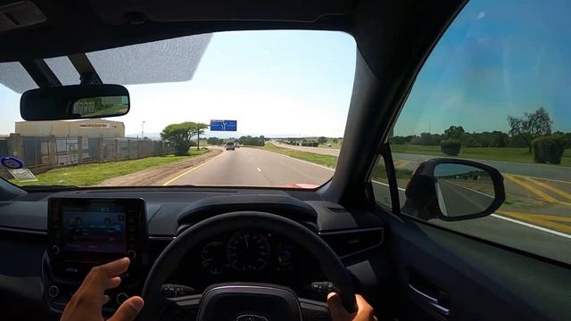 2021 Corolla Cross 1.8 Xs Hybrid - Overview and POV test drive - Right on time to save on petrol? смотреть онлайн