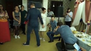 ПРЕДЛОЖЕНИЕ РУКИ И СЕРДЦА СЛУЧАЮТСЯ ПРЯМО НА СВАДЬБЕ