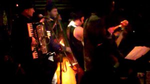 Бангладешъ оркестр, Белые розы