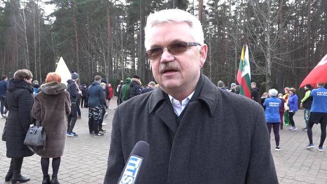 Государственный праздник отмечают и символическим пробегом по городу смотреть онлайн