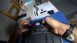 ? Ремонт динамика который хрипит на MackBook Pro 2014-2015 года своими руками без замены на новый