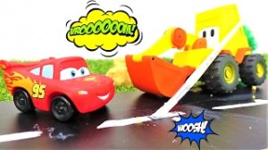 Игры с машинками - Гоночная трасса для Молнии Маквин.mp4