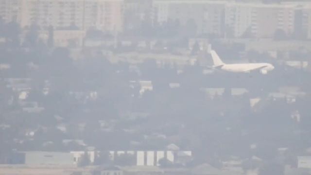 Грузия, Тбилиси, посадка самолёта в аэропорту !!! Август 2017г смотреть онлайн