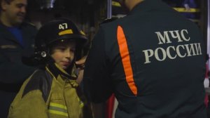 Пожарные провели экскурсию для мальчика которого спасли из огня