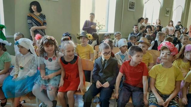 Таганрог школа 8 - Школьный альбом 4 А класса смотреть онлайн