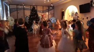 старшая группа дискотека с бабой Ягой