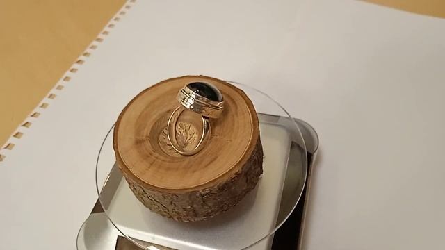Серебряное кольцо с хромдиопсидом.