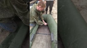 Качаем резиновую лодку машиной