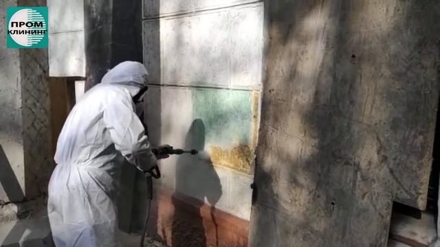 Очистка от старой краски фасада здания