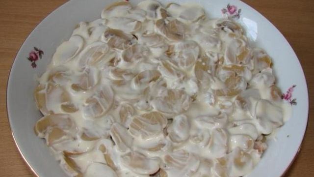 Салат Белый лебедь с грибами