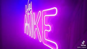 Неоновая вывеска,надпись. Hey Mike.