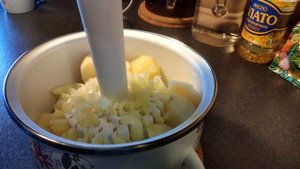 КАРТОФЕЛЬНОЕ ПЮРЕ С ТУШЕНОЙ КУРИЦЕЙ!!