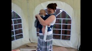 Как надеть эрго-рюкзак от ТМ ТеддиСлинг с перекрестными лямками.