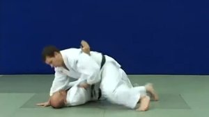 (Макура-кэса-гатамэ) Makura kesa gatame Удержание сбоку с захватом своей ноги