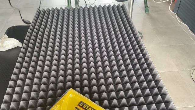 Как резать и чем клеить поролон. смотреть онлайн