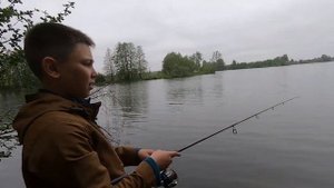 ОКУНИ НА СПИННИНГ!!/ Ловля ОКУНЕЙ на вертушки!/Рыбалка на реке Жданка!!