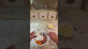 Котлетки "Венские"-из индейки (курицы).Готовятся просто-съедаются быстро! Любят все!