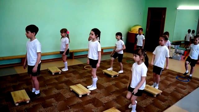 Зарядка для детей под музыку. СТЕП-АЭРОБИКА