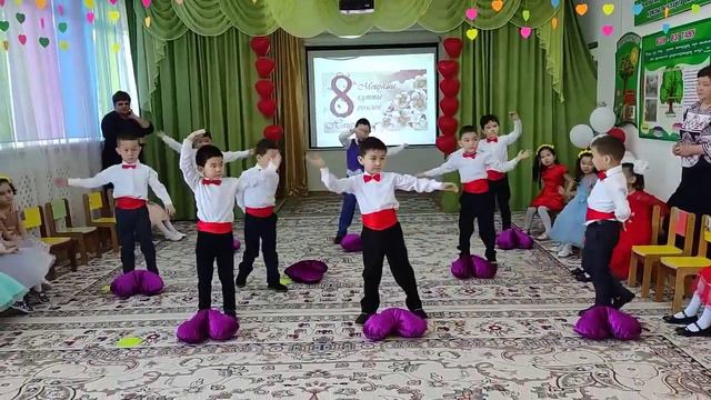 танец 2024 на 8 марта смотреть онлайн