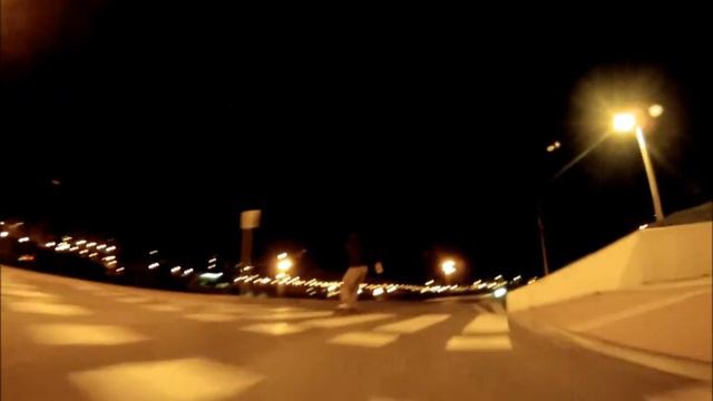 Jose y Chaky - Skate Longboard Santander - MIENTRAS LA GENTE MIRA EL FUTBOL смотреть онлайн