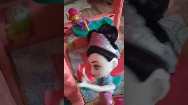 enchantimals смотреть онлайн