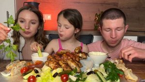 МУКБАНГ ШАШЛЫК ИЗ КУРИНЫХ КРЫЛЫШЕК | сосиски на гриле|дачные вечеринки|MUKBANG CHICKEN WING SHASHLI