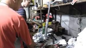 Как перебрать мото вилку не используя спец инструмент и тески.