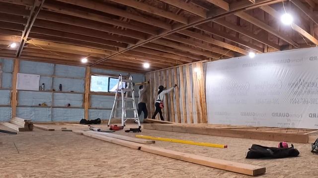 THAT DIDN'T WORK | Framing second floor of our shouse part I смотреть онлайн