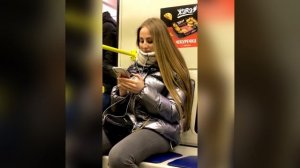 Новый способ знакомства в метро.