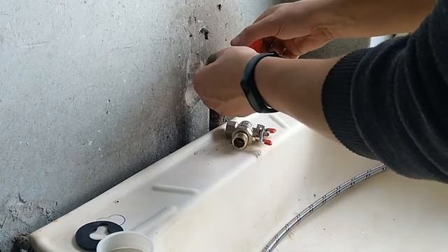 Проточный электрический водонагреватель DELIMANO. Распаковка. Обзор. Установка.