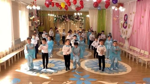 #Детигруппыпингвинята #навосьмоемарта «Сюрприз» ( старшая группа)