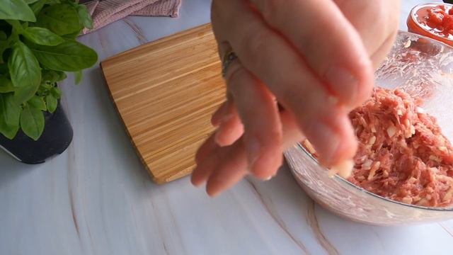 Фрикадельки с сыром в томатном Frikadeles ar sieru tomātu mērc смотреть онлайн