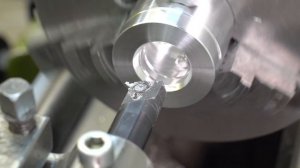 Шестизаходная резьба с размыканием маточной гайки.