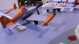 Лагерь гонщиков. Видео для мальчиков. Собираем самолётик Дасти