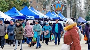 Предновогодняя ярмарка 23 декабря 2023 года. Волгодонск, площадь Победы.