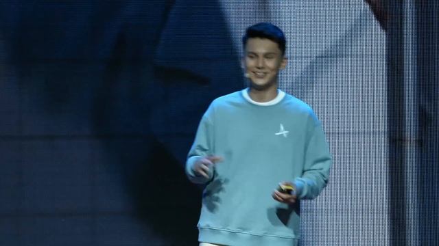 Ад партрэта на сцяне да турыстычнай інфраструктуры | Ілля Баркоўскі | TEDxYouth@Minsk смотреть онлайн