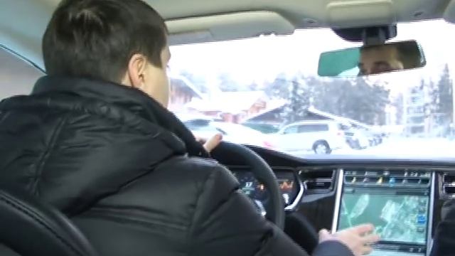 Поездка на электромобиле Тесла С в минус 30 градусов Цельсия смотреть онлайн