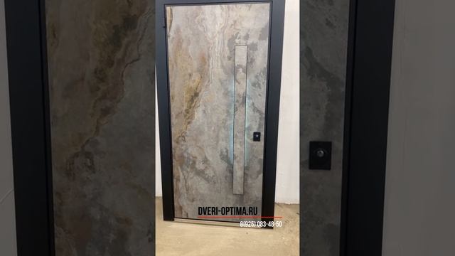 Уличная термодверь STONE  в каменном шпоне, с LED подсветкой и вертикальной ручкой INTOUCH.