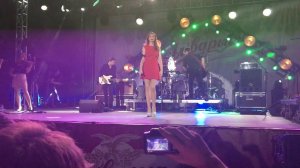 Sophie Ellis Bextor - We Should be Loves (live) Беременна Софи в Минске!