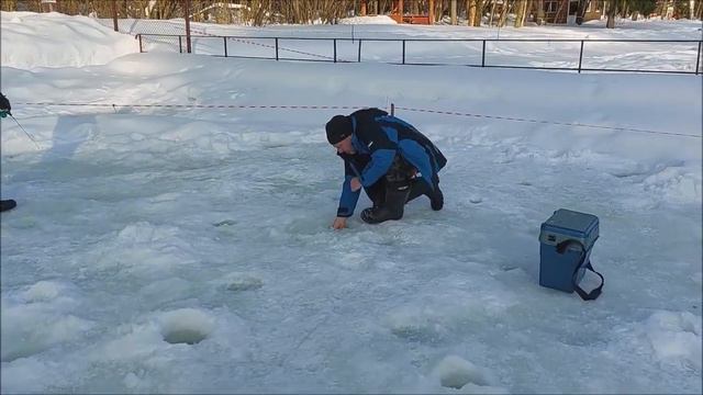 Форель ловится и на блёсны, и на раттлины, и на пасту. Клёвое место, Лосиный остров, спорт-зона.