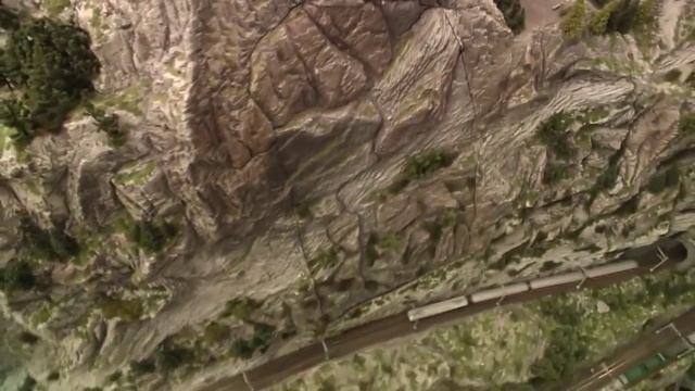 ? Самая большая модель железной дорогиа