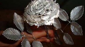 Цветы из металла, из металла -- розы