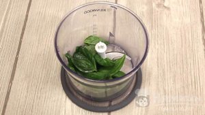 Макароны с соусом песто