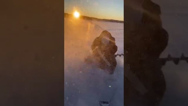 Снегоход Ski-Doo BRP Freeride переправил рыбаков на другой берег, -30 градусов смотреть онлайн