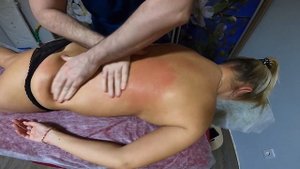 Антицеллюлитный массаж спины. Убираем объем за 7 минут