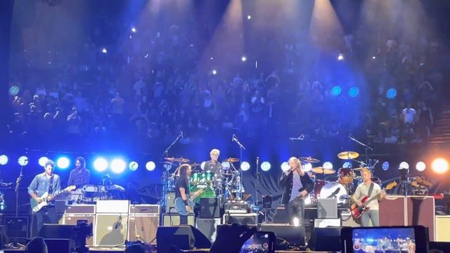 Foo Fighters, Stewart Copeland, Jon Davison - “Every Little Thing She Does Is Magic” смотреть онлайн